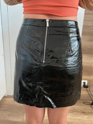 Damen in Lederröcken sind so heiß 10