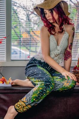 Suicide Girls – Novha – Die Erde unten