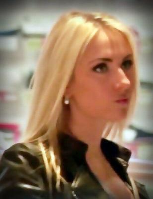Shopping Miss Jolina: Prinzessin liebt Plateaustiefel!