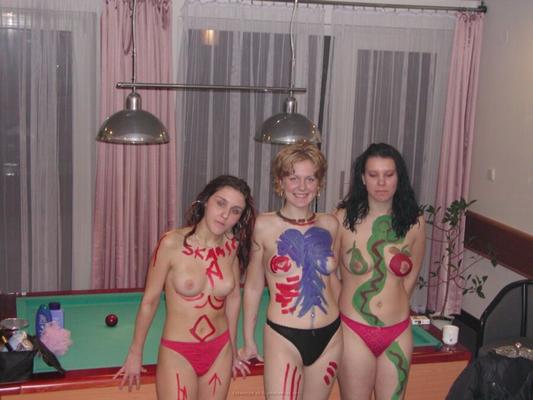 Heiße junge sexy Girls werden bemalt!
