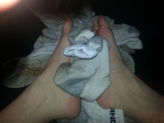 Ich spiele mit meinen dreckigen Socken