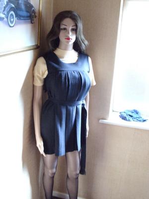 制服を保管するか燃やすか -- 保管するのに最適な制服に投票してください