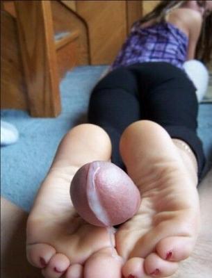 Footjobs,cum on toes