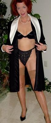 Lola, Pantyhose, stockings and thigh highs
