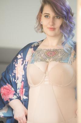 Suicide Girls - Gnomi - Bellamente poco convencional