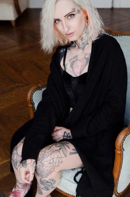 Suicide Girls – Gladyce – Ich fühle mich wie eine Schlampe