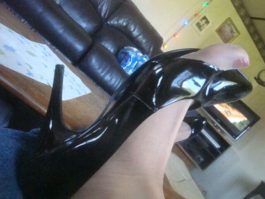 CHUPAR MI DEDO GRANDE DE NYLON, LUEGO PUEDES CHUPARME LA POLLA