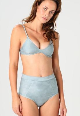 Amateur Bra and Panties