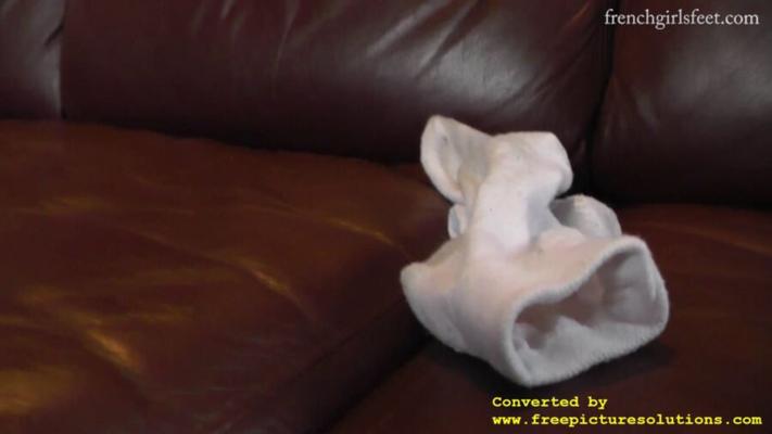 Blonde Mädchenstiefel, weiße Socken, Sohlen