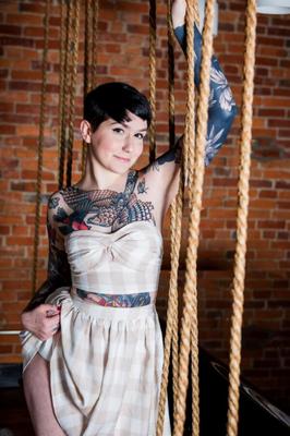 Suicide Girls – Laceyjane – Schaukelset