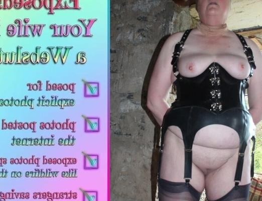 Escravo de Nylon Totalmente Moderno - Exposto.
