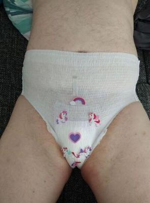 Sissy Simona em Fraldas
