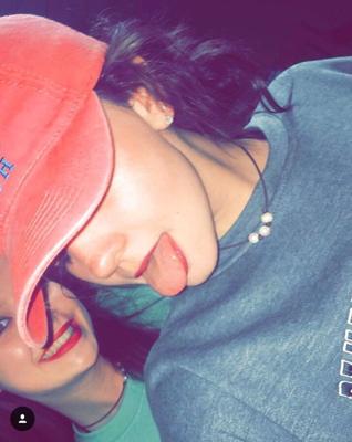 Sexy jovencita cámara espía
