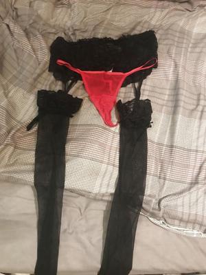 Um pouco de vermelho e preto para o trabalho hoje