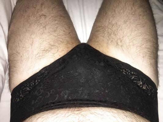 Neue schwarze Höschen