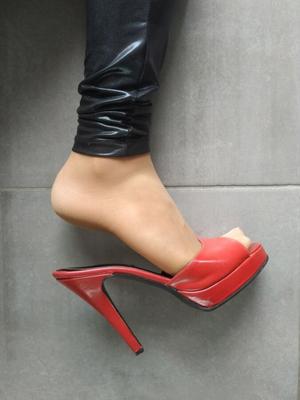 High Heels Pantoletten aus rotem Leder