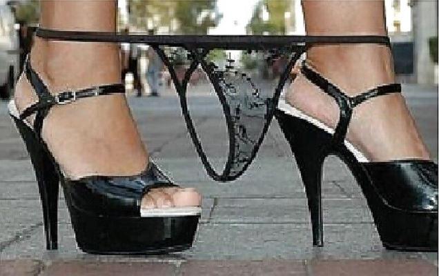 Fetish : panties down to ankles