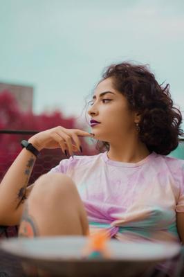 Suicide Girls – Nurmi – Baden im lila Regen
