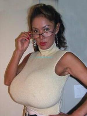 Gros seins et grandes filles