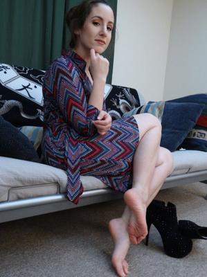 Renee wollte ihre Stiefeletten zeigen