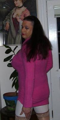 Katie in Pullovern