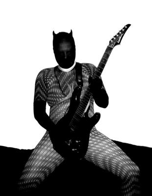 Guitarrista de metal del infierno (yo)