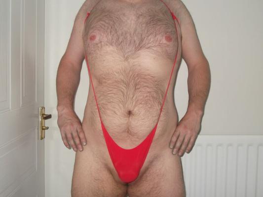 Roter Slingshot-Tanga für den Strand!