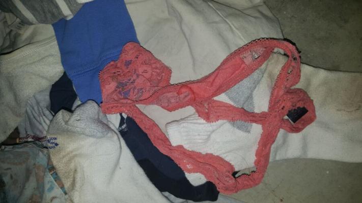 calcinha suja morena alta e pernuda