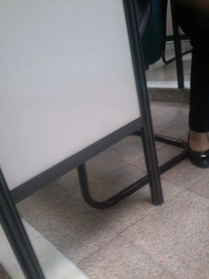 Oficina Hijabi Tan Nylon y Tacones