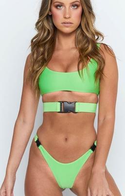 Bikini mit hohem Schnitt