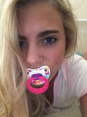 Les bébés et leurs binkies