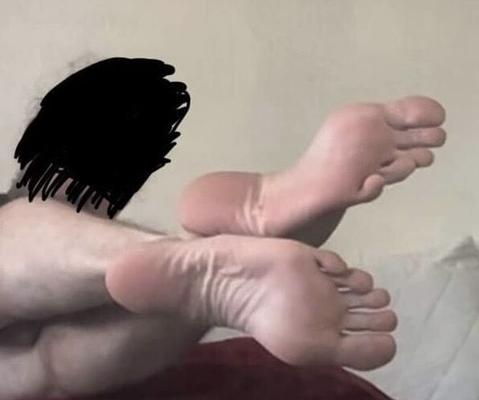 Dominante/weibliche männliche Papa-Füße