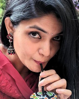 SIM: La MILF india más sexy