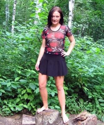 Another miniskirt girl pees outside