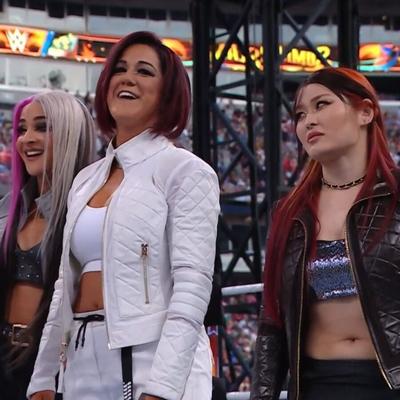 Bayley ventre fille