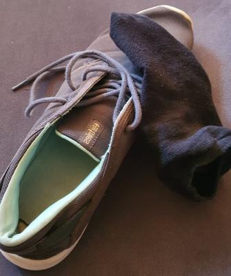 Sneaker-Socken-Füße --