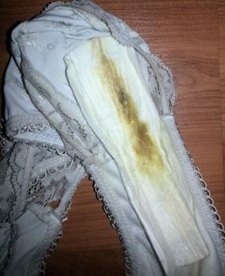Duftpanty と benutzte Slipeinlage (パッドと汚れたパンティー)
