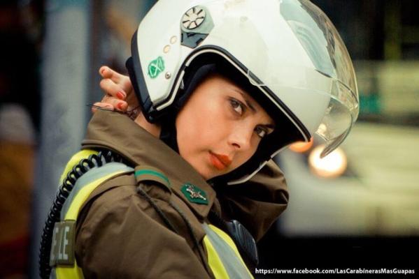 Female Carabineras Chile