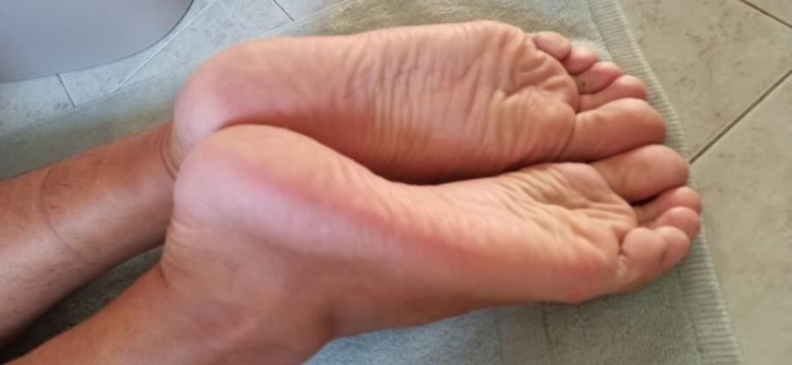 My Wrinkled Male Soles