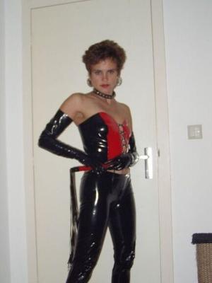 alt.binaries.pictures.erotica.fetish.latex 58