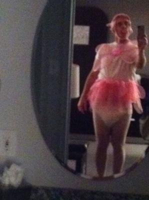 Ich, Sissybabysidney, zeige meine Sissy-Kleidung