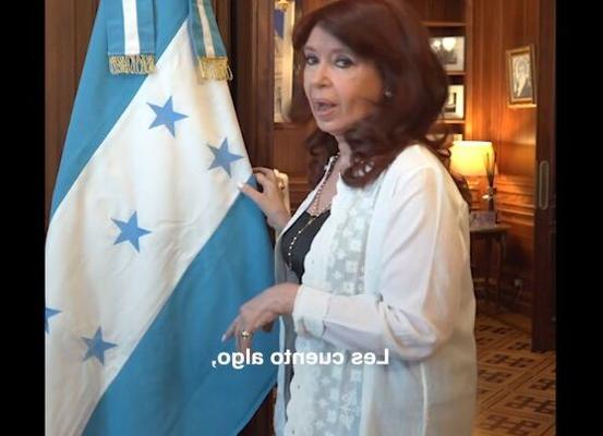 CFK: GESTOS Y VESTIMENTA DE BUSCA VERGA