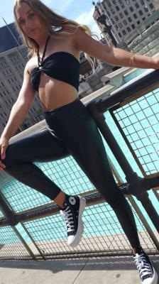 hermosa diosa rubia