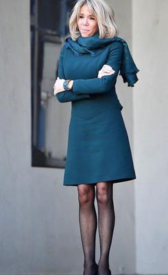 + EXCLUSIVE GRANNIES WEAR NYLONS