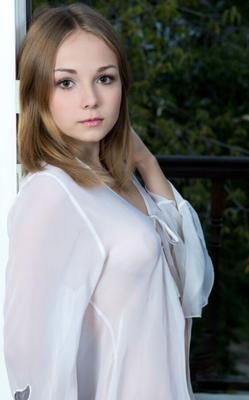 Tiny Little Petite Babydoll - невинная тинка с пухлыми сладкими ступнями