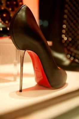 Fetisch Damenchuh: Absatz, Pump e Stiefelette