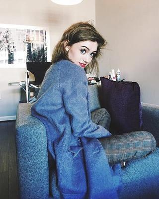 Gostosa Natalia Dyer