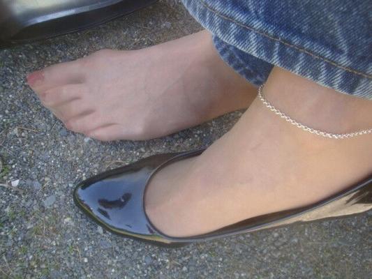 ハイヒールの弱虫ボーイのための新しい靴