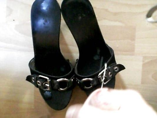 Sperme pour ses mules noires