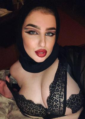 Estrella porno árabe Farah 01